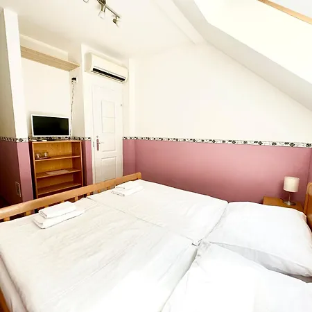 Privat Adriana Holiday home *